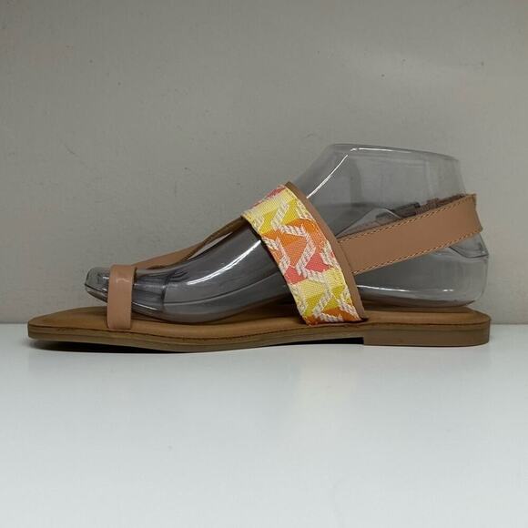 NWOB | TOMS | Bree Chevron Inspired Thong Sandals | Warm Beige | Size 7 - Picture 3 of 16